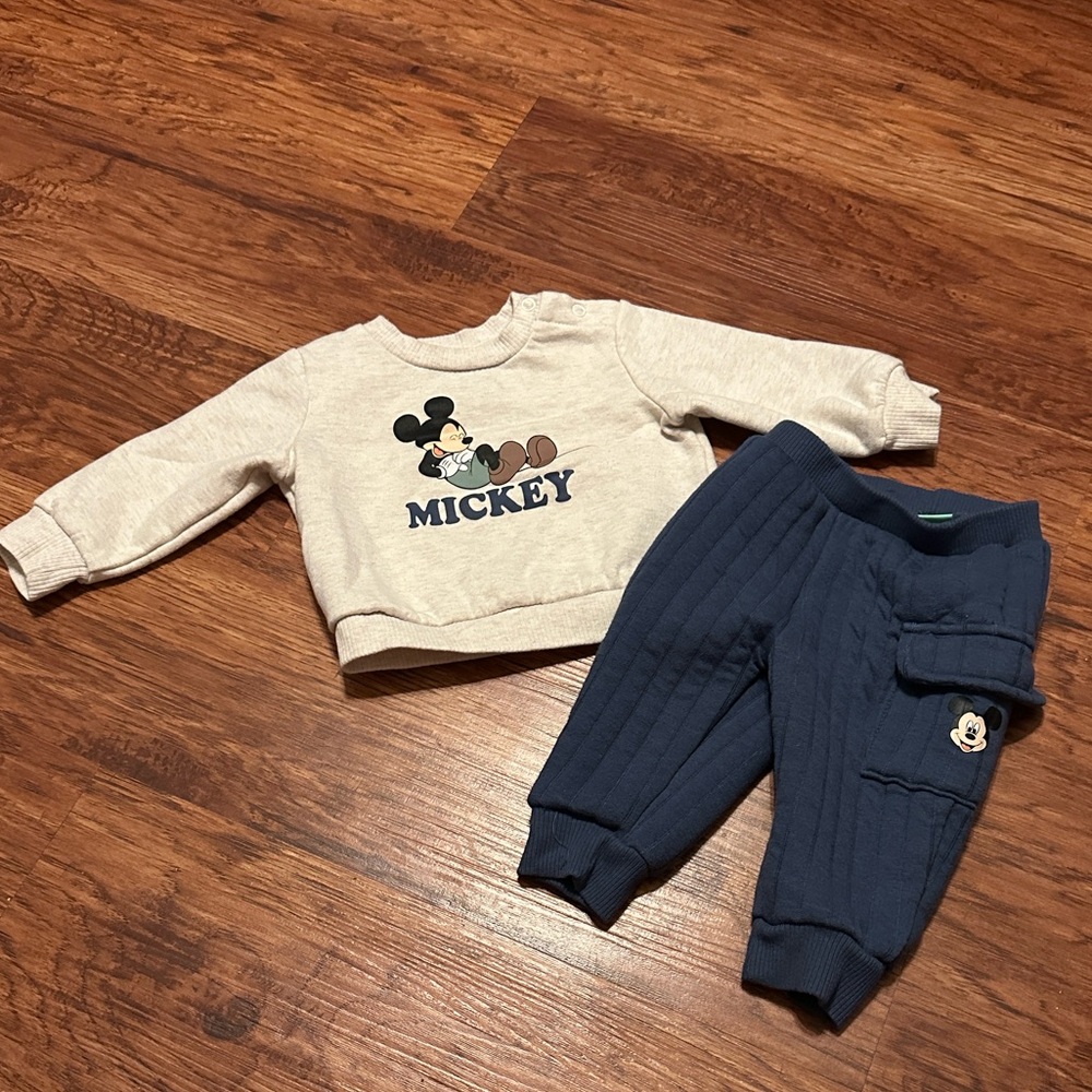 Disney Mickey 2pc Pullover with Joggers 3-6 Months - Picture 7 of 7